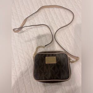 Michael Kors cute like new crossbody